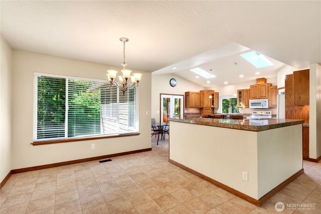 17924 2nd Street E, Lake Tapps, WA 98391