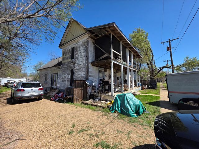 410 W Locust Street, Whitewright, TX 75491