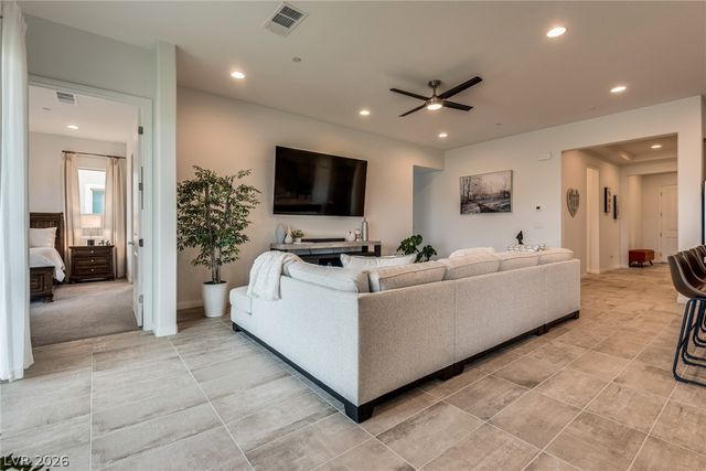 549 Cadence Vista Drive, Henderson, NV 89011