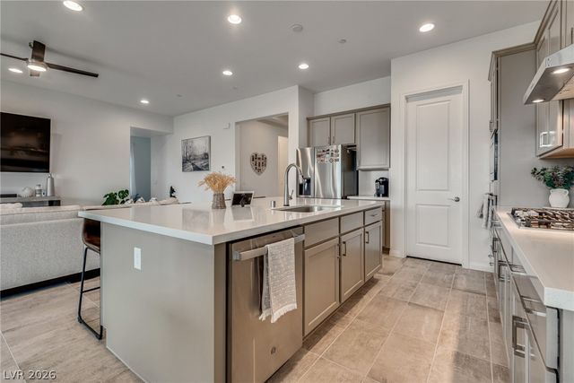 549 Cadence Vista Drive, Henderson, NV 89011