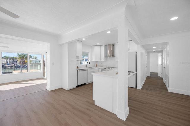 7930 CAUSEWAY BOULEVARD S, St Petersburg, FL 33707