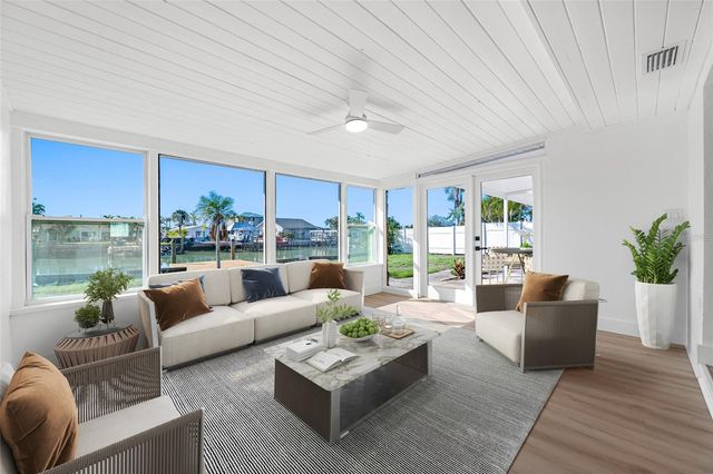 7930 CAUSEWAY BOULEVARD S, St Petersburg, FL 33707