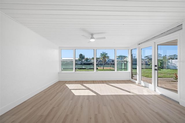 7930 CAUSEWAY BOULEVARD S, St Petersburg, FL 33707