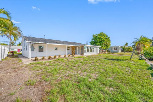 7930 CAUSEWAY BOULEVARD S, St Petersburg, FL 33707