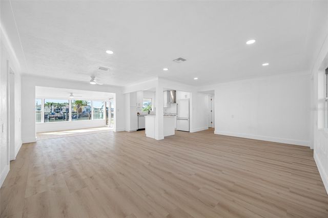 7930 CAUSEWAY BOULEVARD S, St Petersburg, FL 33707