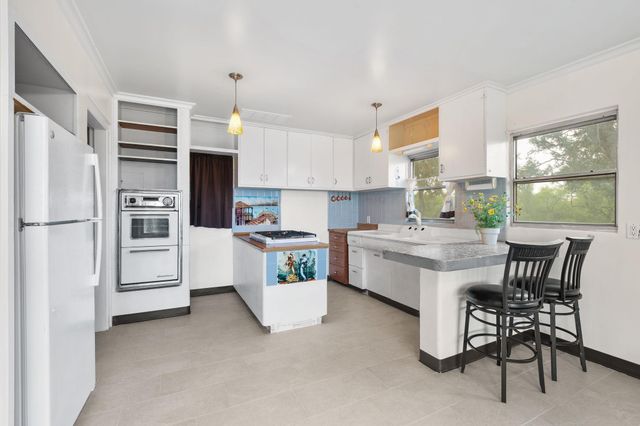 131 Blue Bird LN, Tow, TX 78672