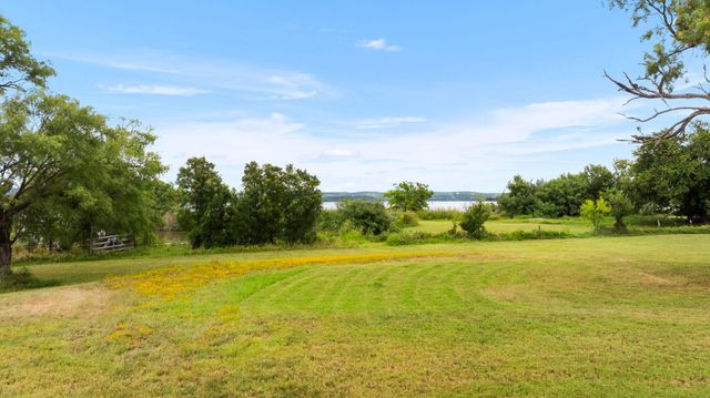 131 Blue Bird LN, Tow, TX 78672