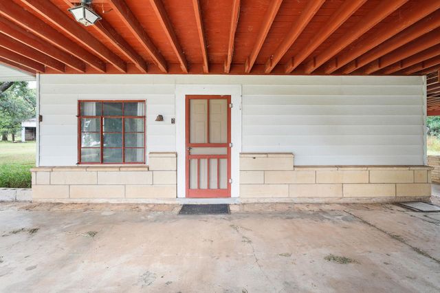 131 Blue Bird LN, Tow, TX 78672
