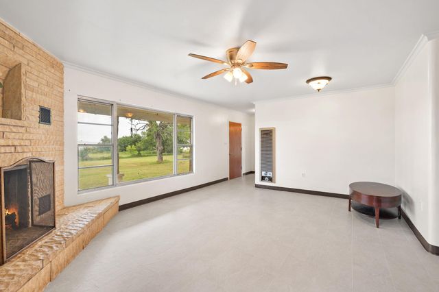 131 Blue Bird LN, Tow, TX 78672