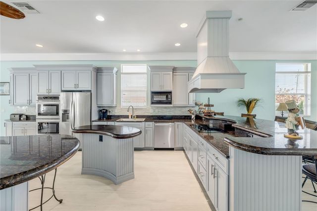 708 OCEAN AVENUE, New Smyrna Beach, FL 32169