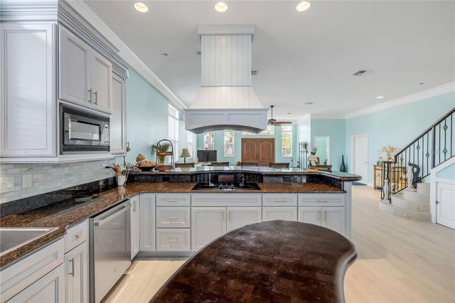 708 OCEAN AVENUE, New Smyrna Beach, FL 32169