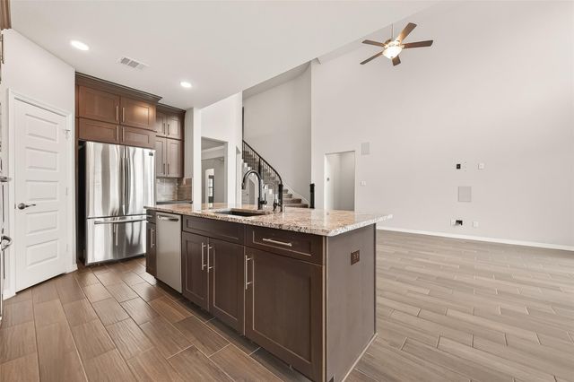 907 Warm Summer Drive, Richmond, TX 77406