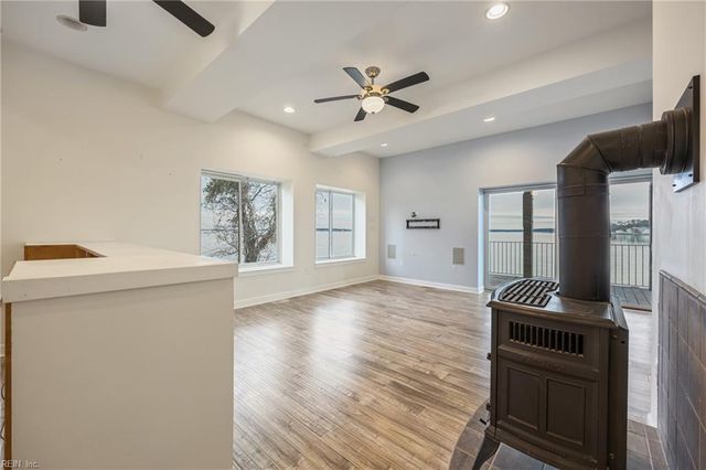 512 Spivey LN, Seaford, VA 23696