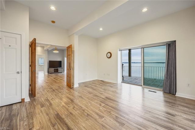 512 Spivey LN, Seaford, VA 23696