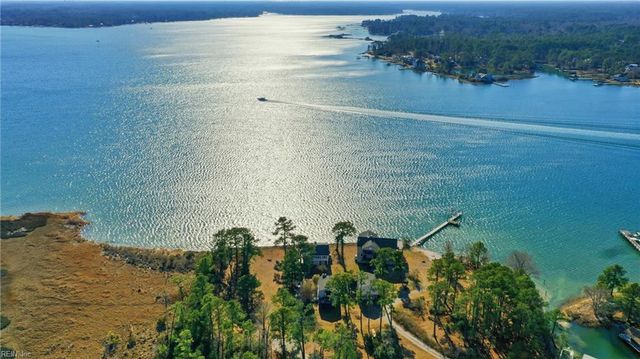 512 Spivey LN, Seaford, VA 23696