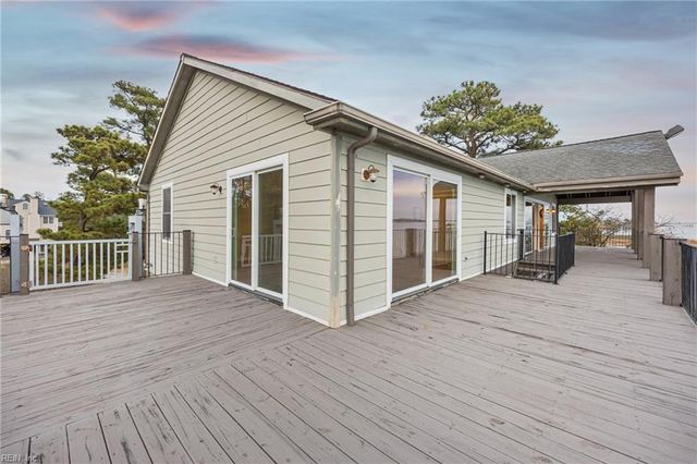 512 Spivey LN, Seaford, VA 23696