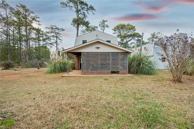 512 Spivey LN, Seaford, VA 23696