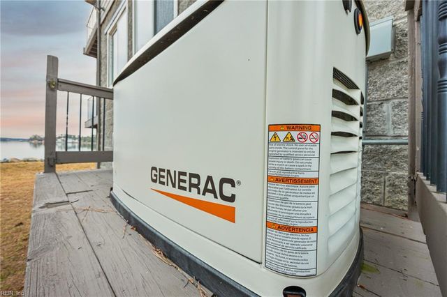 512 Spivey LN, Seaford, VA 23696