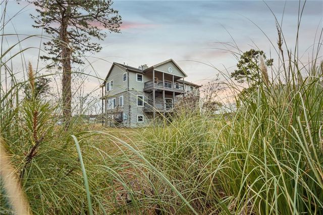 512 Spivey LN, Seaford, VA 23696