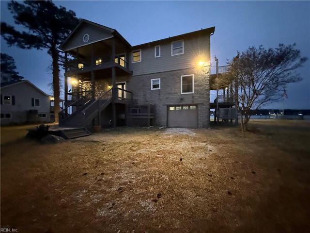 512 Spivey LN, Seaford, VA 23696