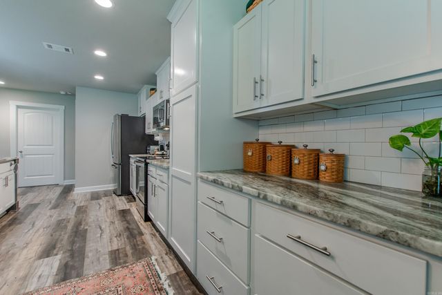 2091 Ferndale Cove, Alexander, AR 72002