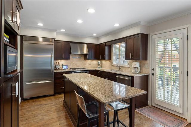 1404 Defoors Mill Drive NW, Atlanta, GA 30318