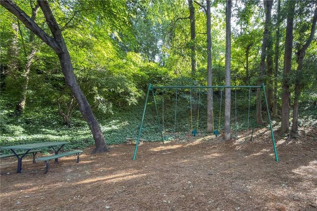 1404 Defoors Mill Drive NW, Atlanta, GA 30318