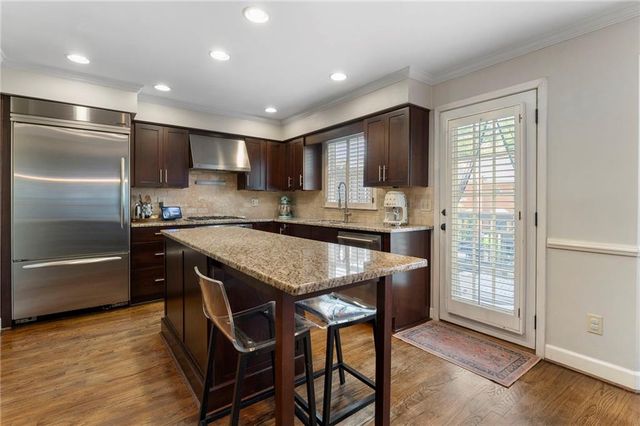 1404 Defoors Mill Drive NW, Atlanta, GA 30318