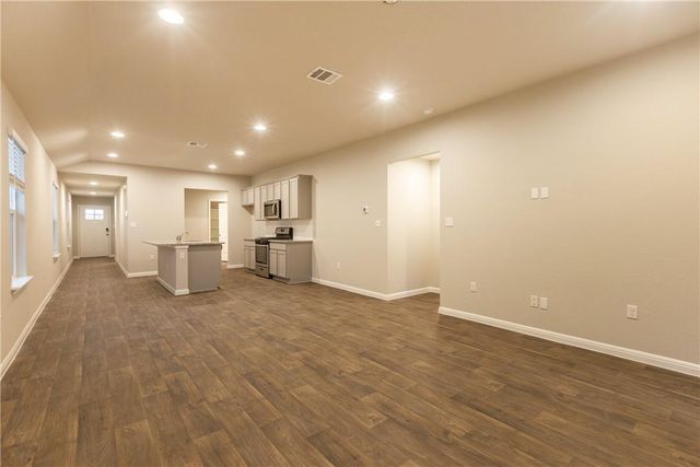 612 Roaring Fork LN, Bastrop, TX 78602