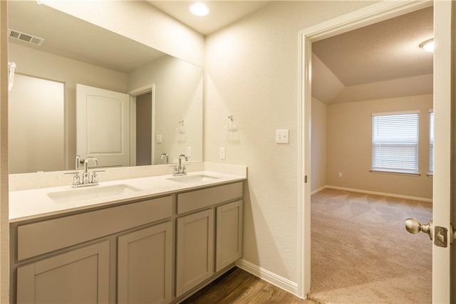 612 Roaring Fork LN, Bastrop, TX 78602