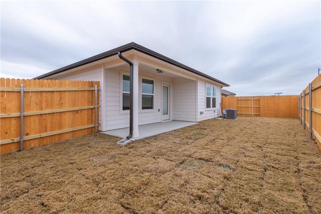 612 Roaring Fork LN, Bastrop, TX 78602