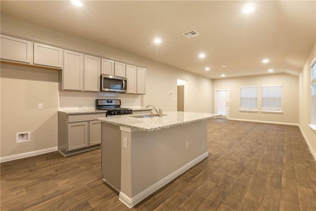 612 Roaring Fork LN, Bastrop, TX 78602