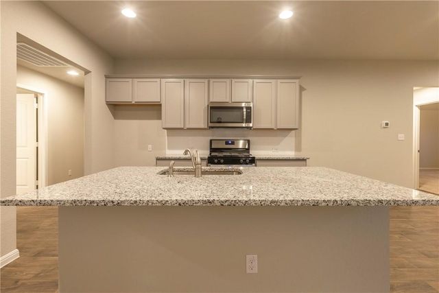 612 Roaring Fork LN, Bastrop, TX 78602