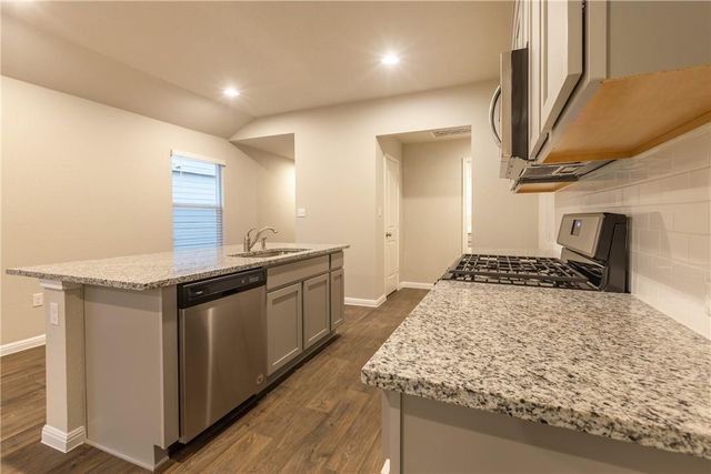 612 Roaring Fork LN, Bastrop, TX 78602