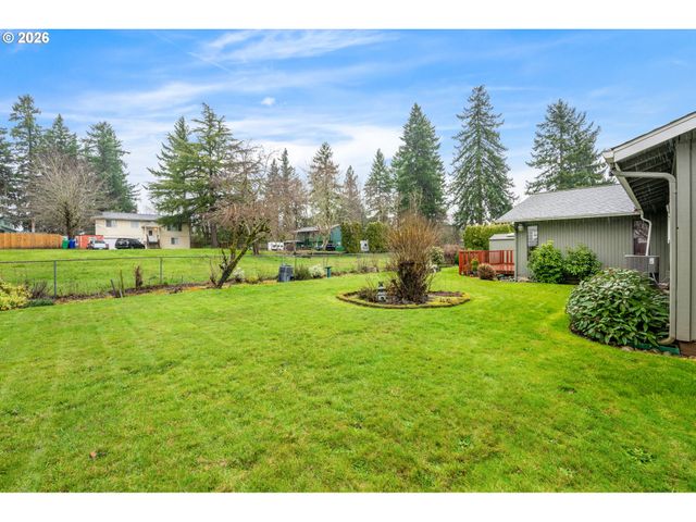 15781 Ne HOLLADAY St, Portland, OR 97230