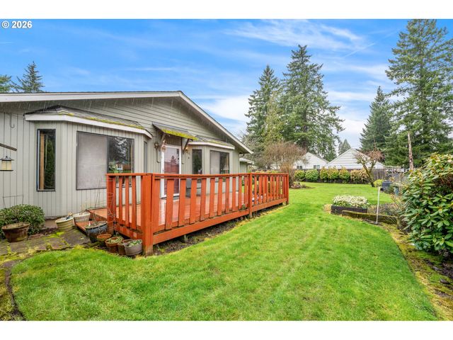 15781 Ne HOLLADAY St, Portland, OR 97230