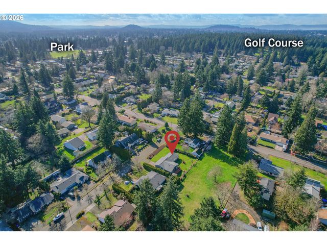 15781 Ne HOLLADAY St, Portland, OR 97230