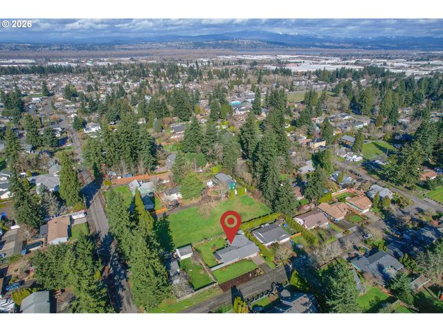 15781 Ne HOLLADAY St, Portland, OR 97230