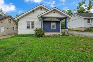 1049 E Trinity Ln, Nashville, TN 37216