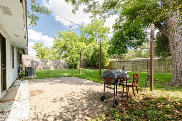6131 Grape Street, Houston, TX 77074
