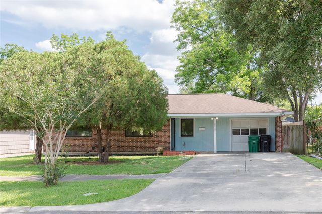 6131 Grape Street, Houston, TX 77074