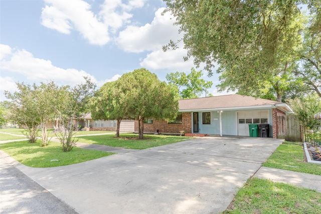 6131 Grape Street, Houston, TX 77074
