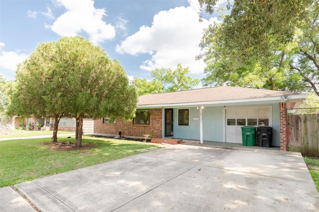 6131 Grape Street, Houston, TX 77074