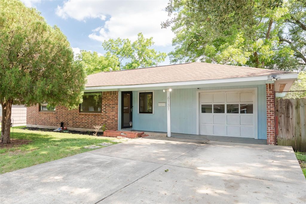 6131 Grape Street, Houston, TX 77074