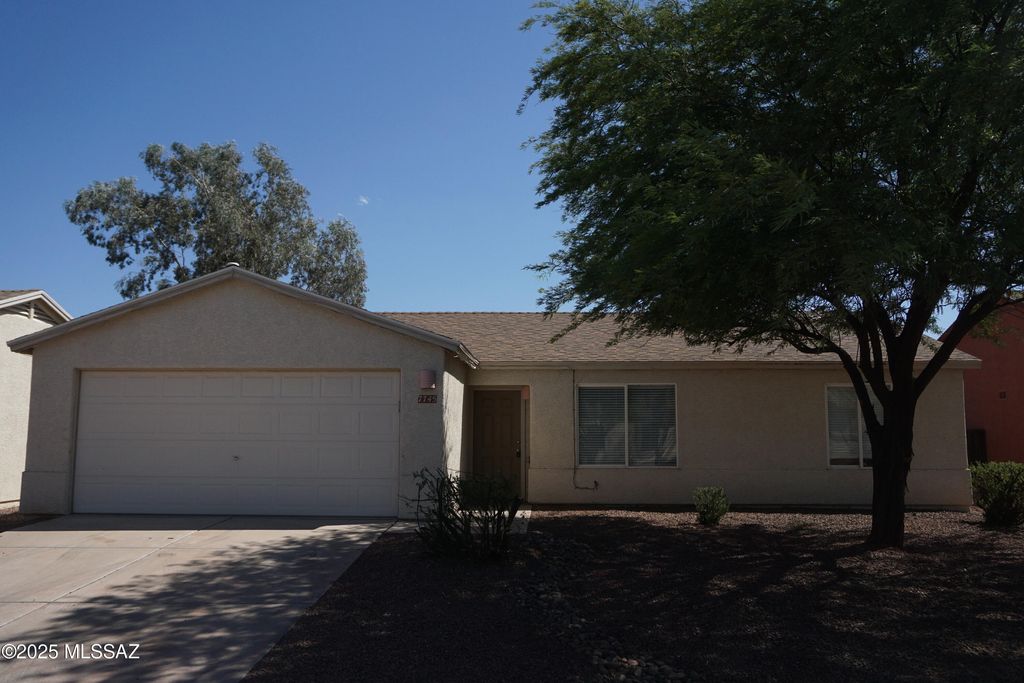 7745 W Shining Moon Way, Tucson, AZ 85743