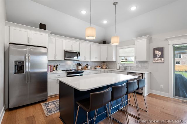 3012 Bridlewood Lane, New Albany, IN 47150