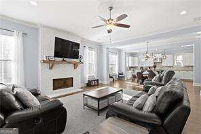 1907 Kings Cross NW, Atlanta, GA 30318