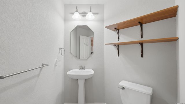 842 Santa Cruz, New Braunfels, TX 78132