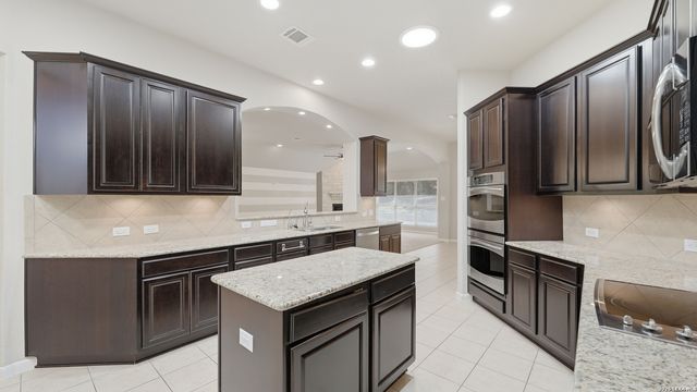 842 Santa Cruz, New Braunfels, TX 78132