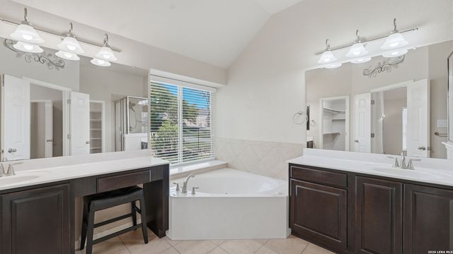 842 Santa Cruz, New Braunfels, TX 78132